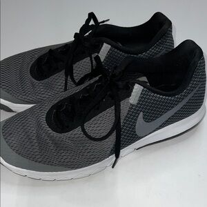 Nike Men's Charcoal and Black Sneakers